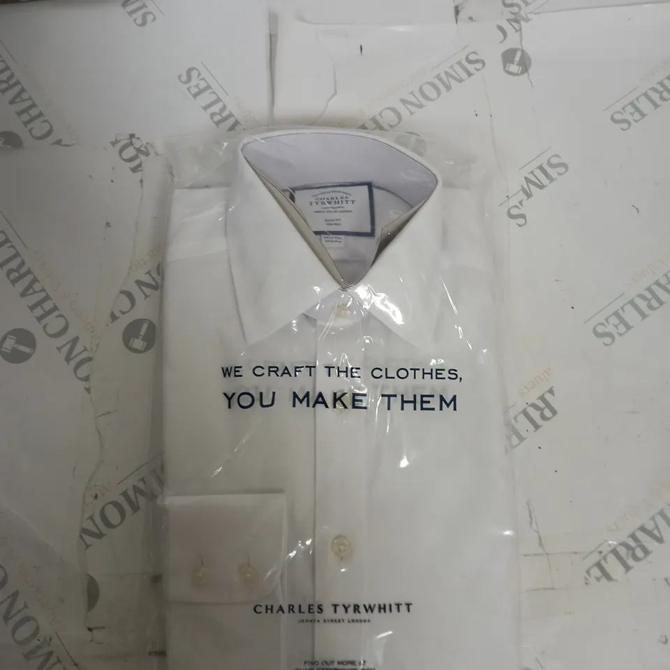 BAGGED CHARLES TRYWHITT BUTTON SHIRT SIZE UNSPECIFIED