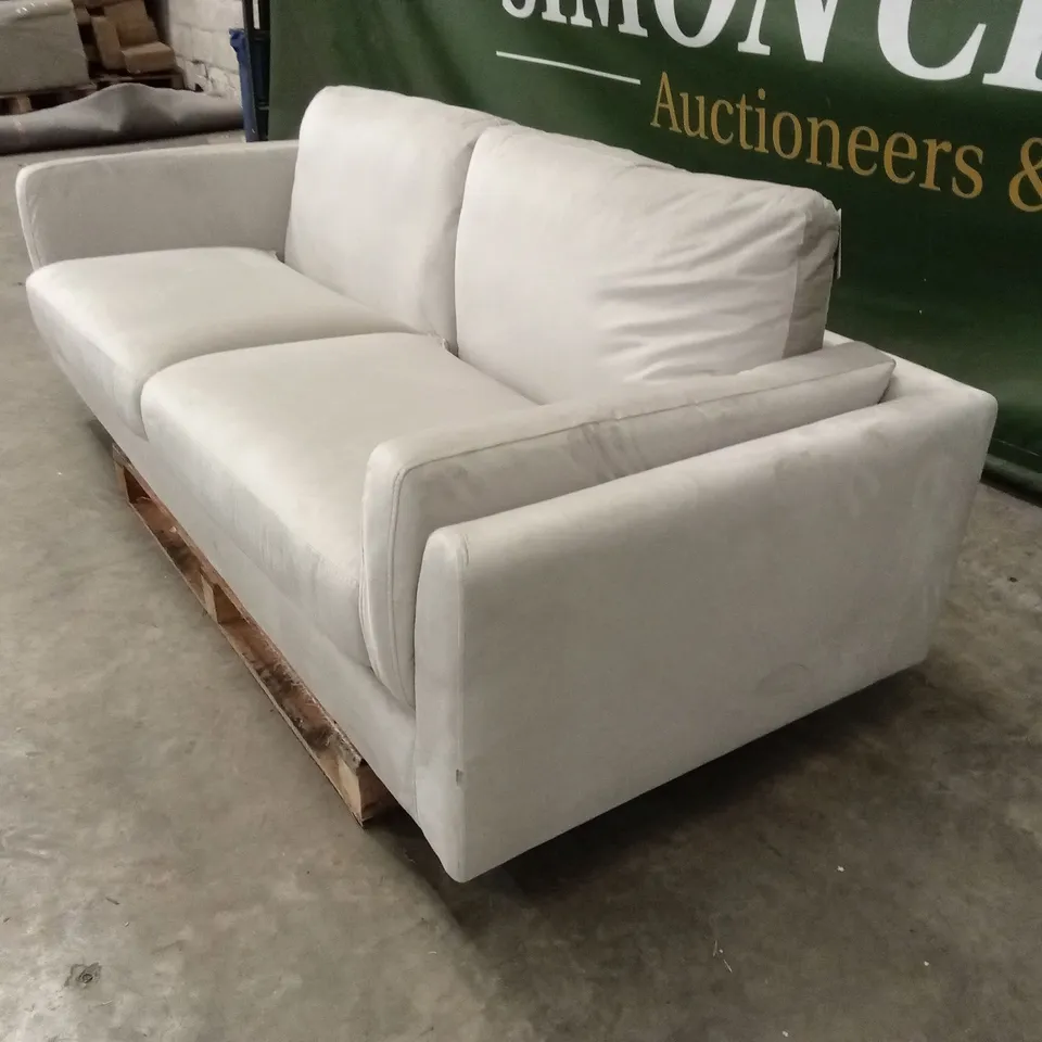 LUCIA 3 SEATER SOFA, HOUSE VELVET