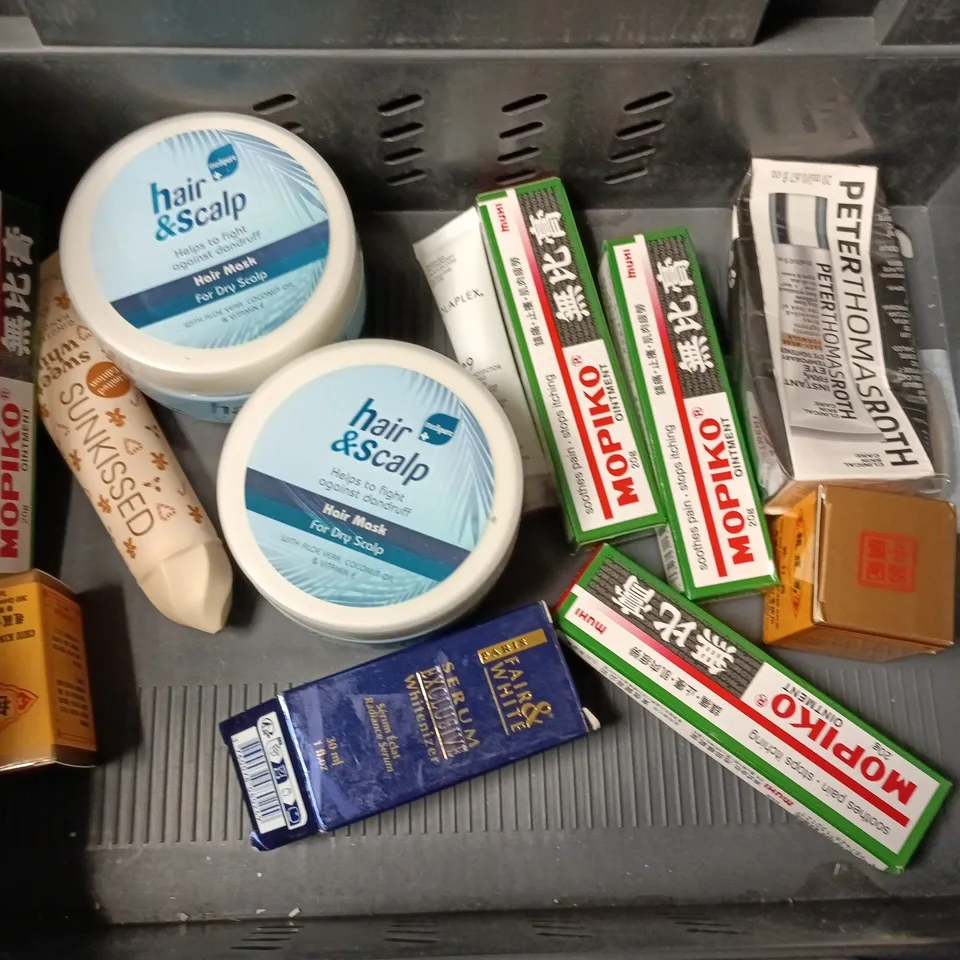 LOT OF APPROXIMATELY 20 ASSORTED HEALTH AND BEAUTY ITEMS TO INCLUDE FAIR & WHITE WHITENIZER, MAINTENACE KIT AND NUMBING CREAM