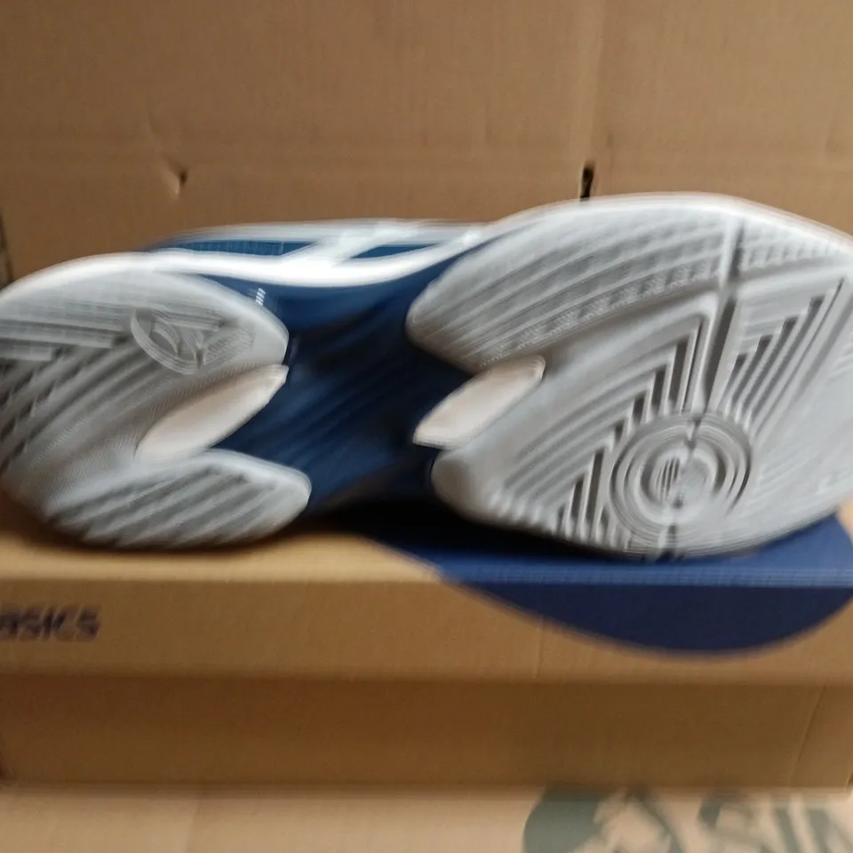 BOXED PAIR OF ASICS GEL-ROCKET 12 RUNNING TRAINERS - UK SIZE 10