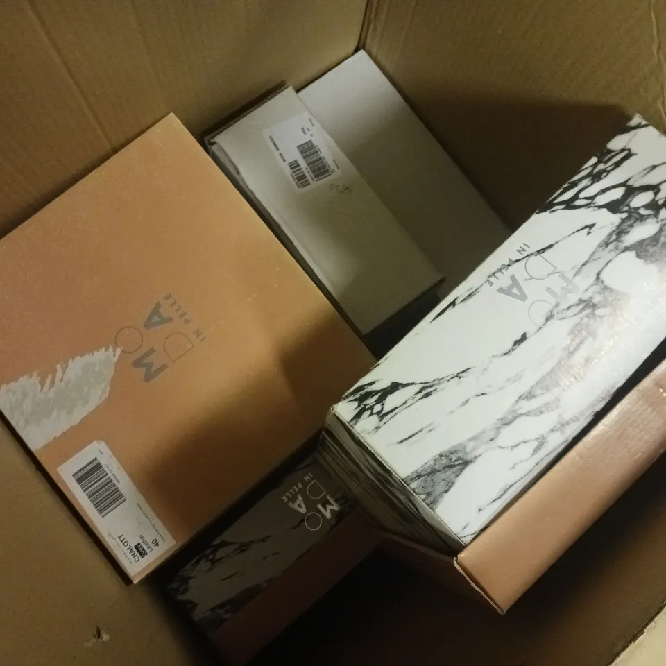 APPROXIMATELY 9 BOXED PAIRS OF MODA IN PELLE HIKER BOOTS IN VARIOUS COLOURS & SIZES