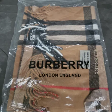 Burberry scarf β classic check, London England
