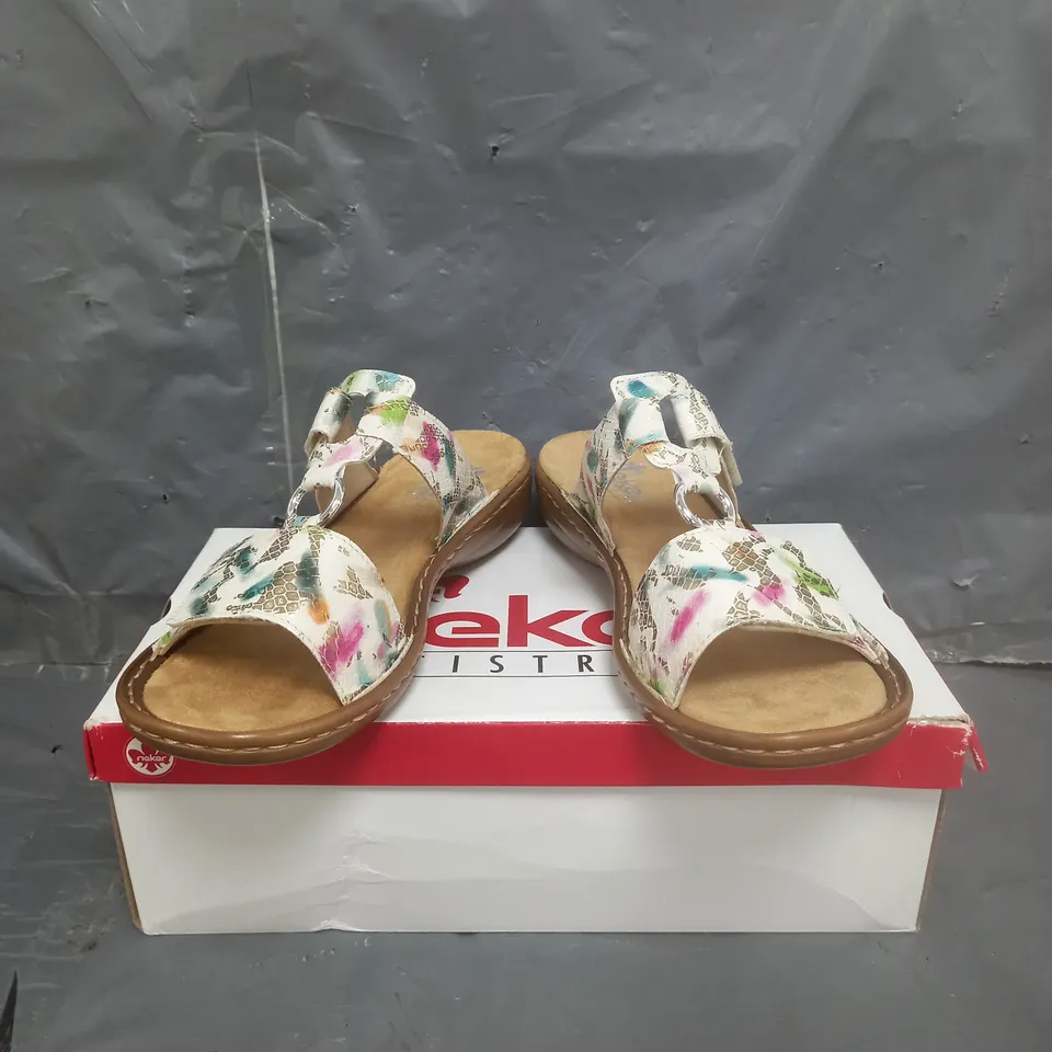 RIEKER SANDALS WHITE FLORAL SIZE 5
