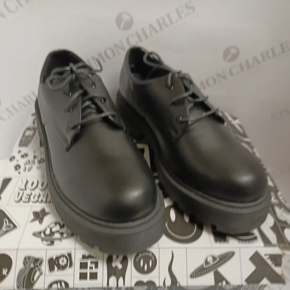 KOI VEGAN FULL OF SECRETS LACE UP SHOES - BLACK SIZE 6