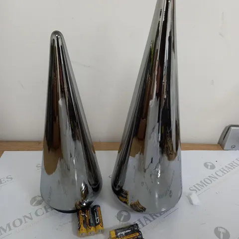 KELLY HOPPEN SET OF 2 INDOOR OUTDOOR PRELIT GLASS DECOR - REFLECTIVE CONES