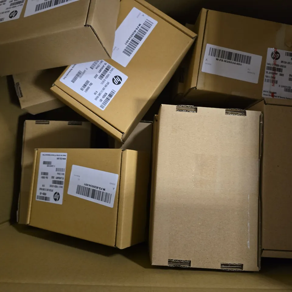 BOX OF APPROXIMATELY 20 HP SD4 USB3.0 CARD READER 