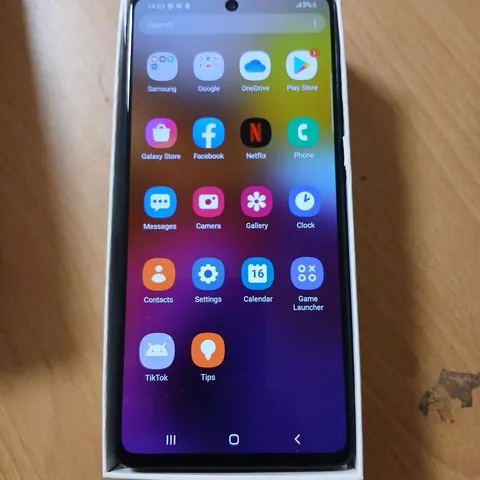 SAMSUNG GALAXY A71 SMARTPHONE – DUAL SIM – BOXED WITH USB-C CHARGING CABLE