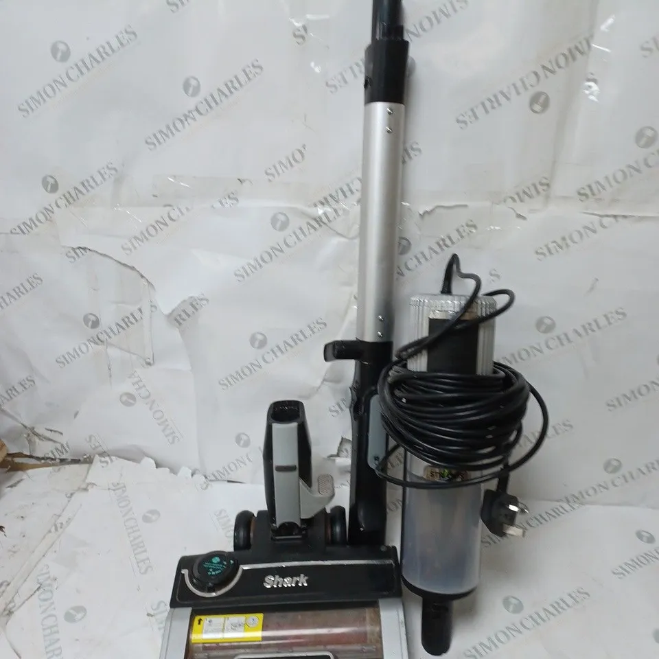 SHARK STRATOS ANTI HAIR WRAP PET PRO VACUUM CLEANER HZ3000UKT