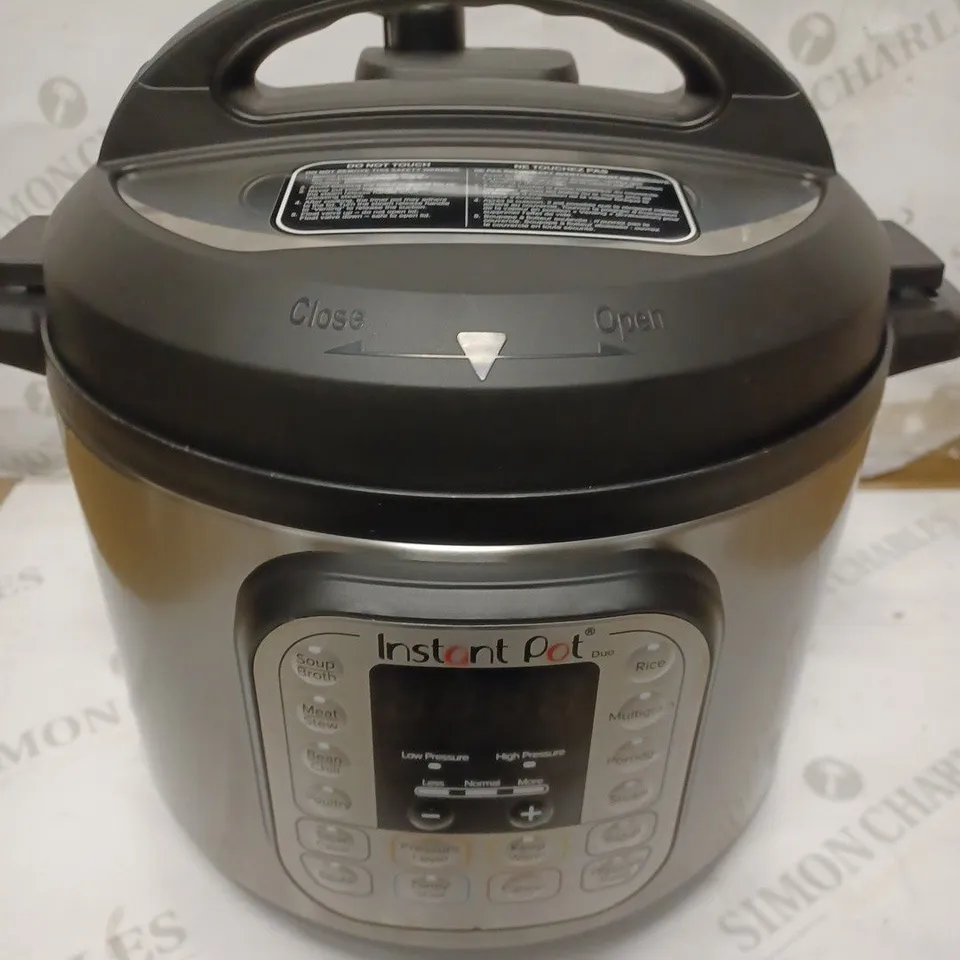 INSTANT POT DUO SMART PRESSURE COOKER