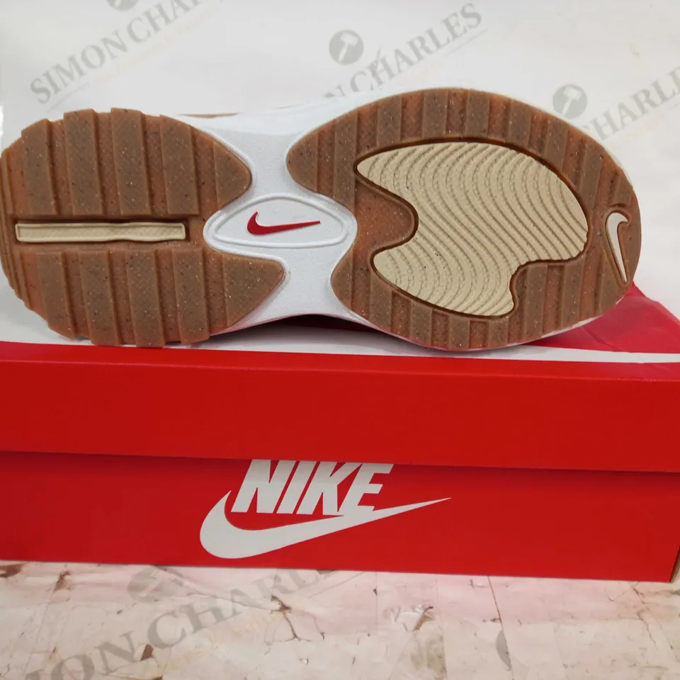 BOXED PAIR OF NIKE AIR MAX BLISS SE SHOES IN BIEGE UK SIZE 5