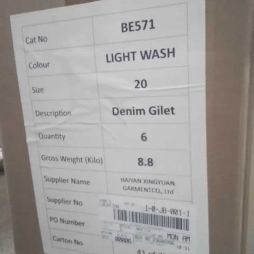 BOX CONTAINING APPROXIMATELY 6 BRAND NEW SIMPLY BE DENIM GILET  LIGHT WASH SIZE 20