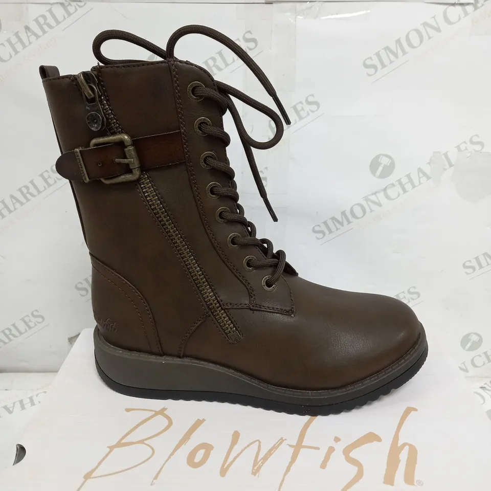 BOXED BLOWFISH MALIBU BLACK HIGH BOOTS - SIZE 6