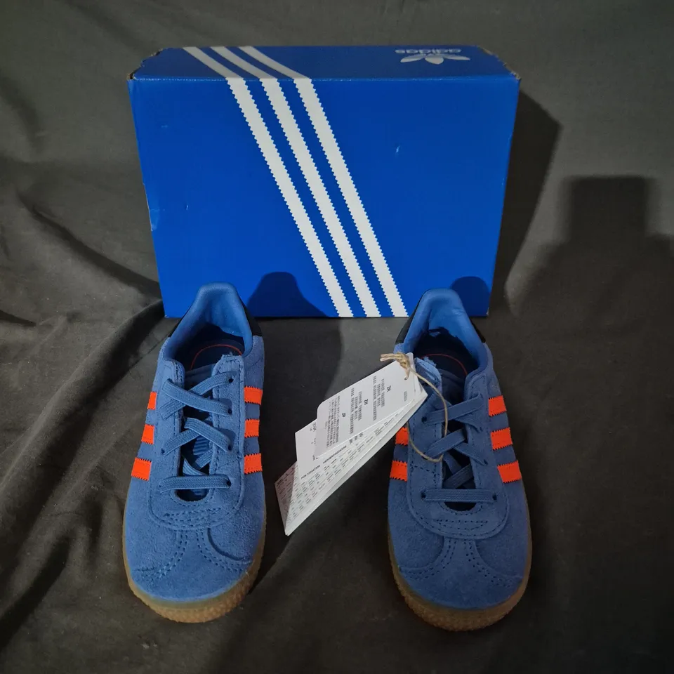 BOXED PAIR OF ADIDAS GAZELLE BLUE/ORANGE SIZE UK 9K