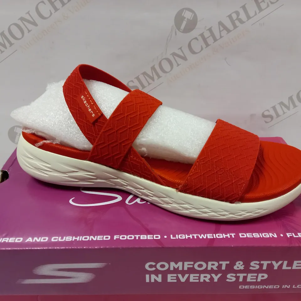 BRAND NEW SKECHERS ON THE GO 600 GIRLS TRIP STRETCH FIT GORE SLINGBACK SANDAL IN RED - SIZE 5