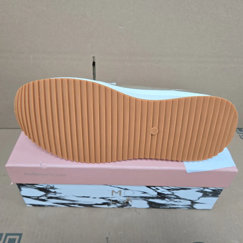 MODA IN PELLE SORRENTO LOAFER SOFT GOLD SIZE 8