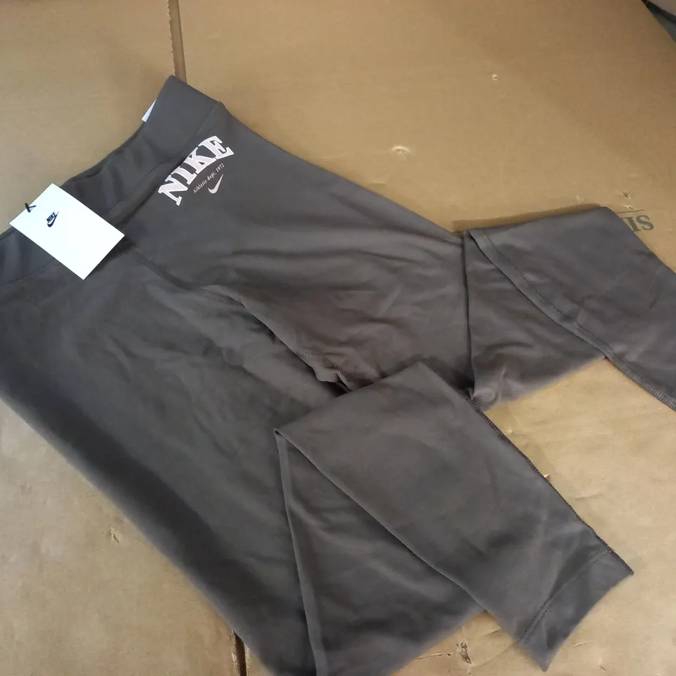 NIKE TIGHT FIT HIGH RISE LEGGINGS - M