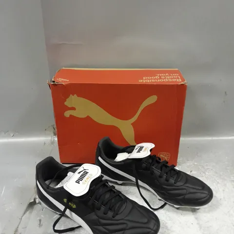 BOXED PAIR OF PUMA KING TOP BLACK FOOTBALL BOOTS - UK 9.5