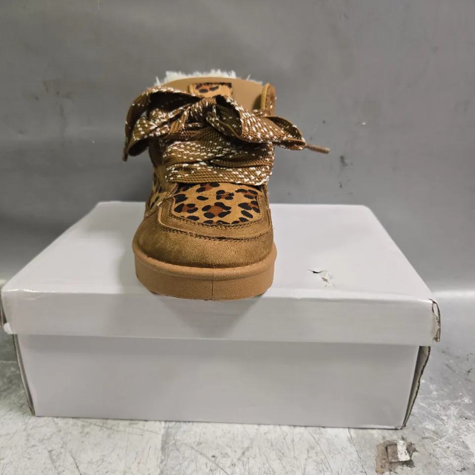 BOXED PAIR OF UNBRANDED SHOE SIN BROWN/ANIMAL PRINT SIZE EU 37