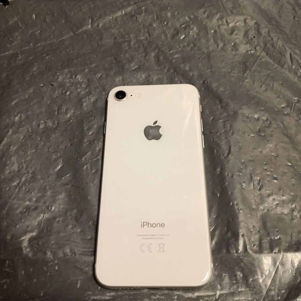 APPLE IPHONE – WHITE