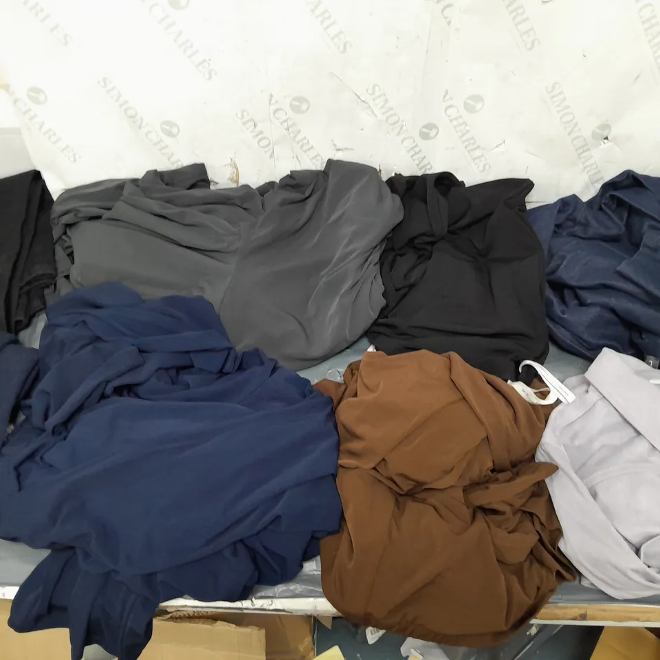 BOX OF APPROXIMATELY 10 ASSORTED PIECES OF CLOTHING IN VARIOUS STYLES, SIZES, AND BRANDS 