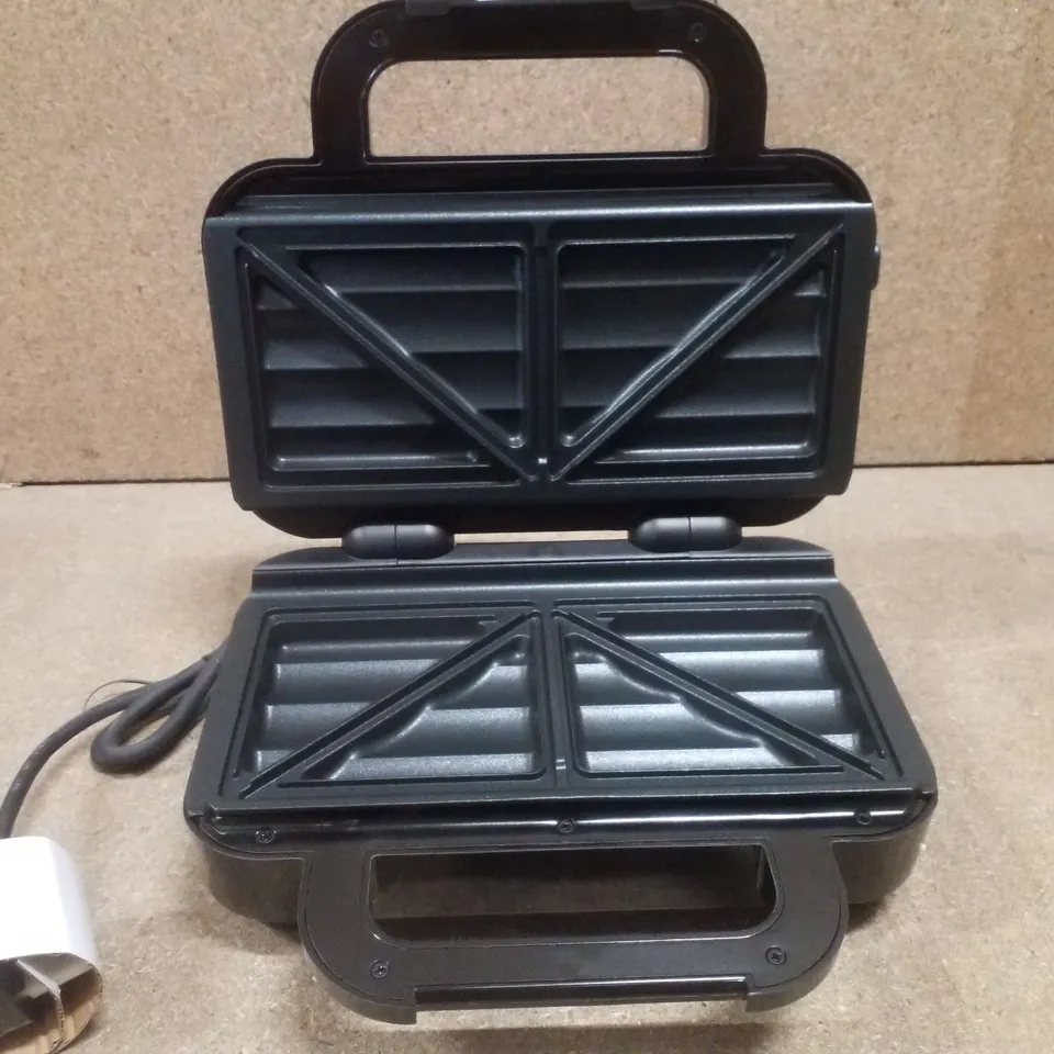 BOXED BREVILLE VST082 ULTIMATE DEEP FILL 2 SLICE SANDWICH TOASTER