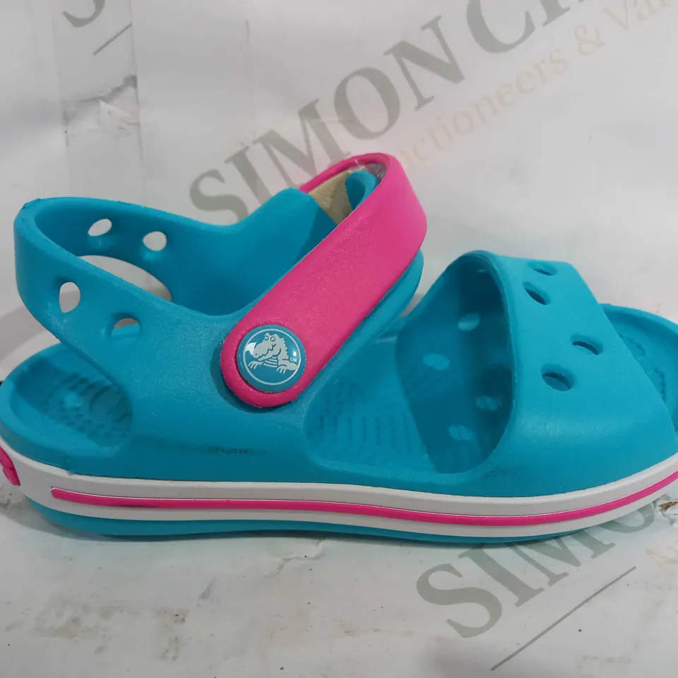PAIR OF CROCS CROCBRAND SANDAL KIDS - LIGHT BLUE/PINK - UK C8