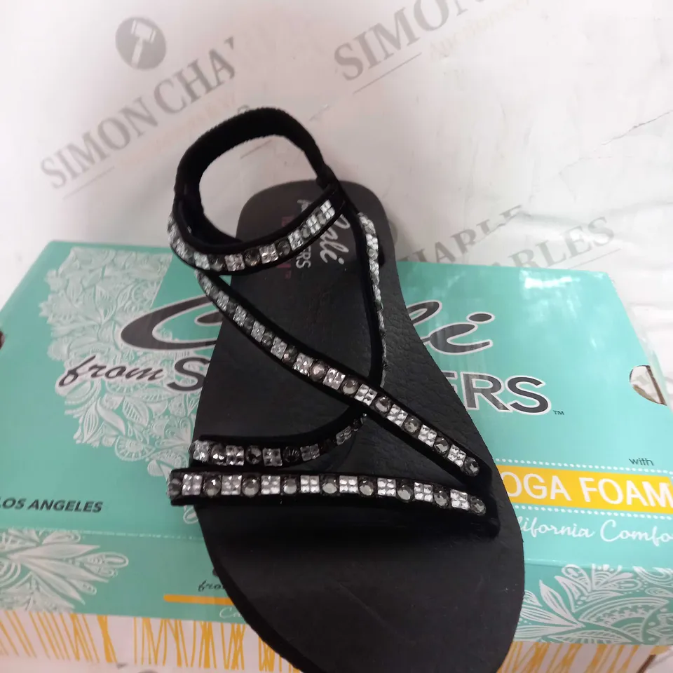 SKECHERS SANDALS BLACK 