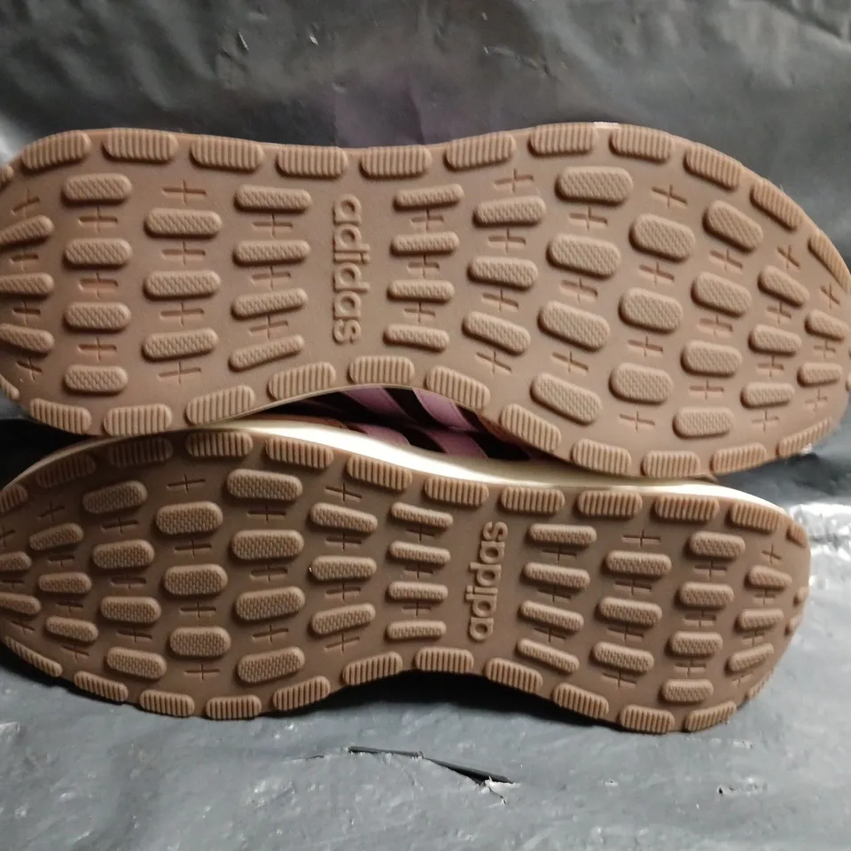 ADIDAS RUN 60'S TRAINERS IN PINK/BROWN - UK 6