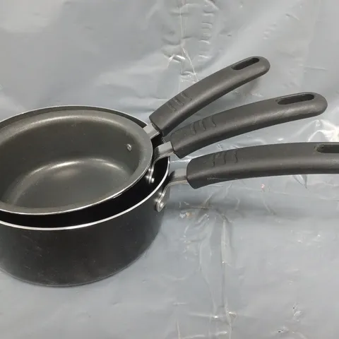 BOX OF APPROXIMATELY 10 ASSORTED COOKWARE ITEMS TO INCLUDE VARIOUS SETS OF POTS AND PANS - COLLECTION ONLY