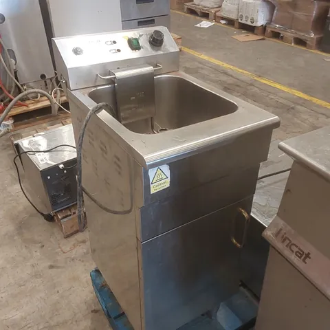 ADEXA EF161VC ELECTRIC FRYER