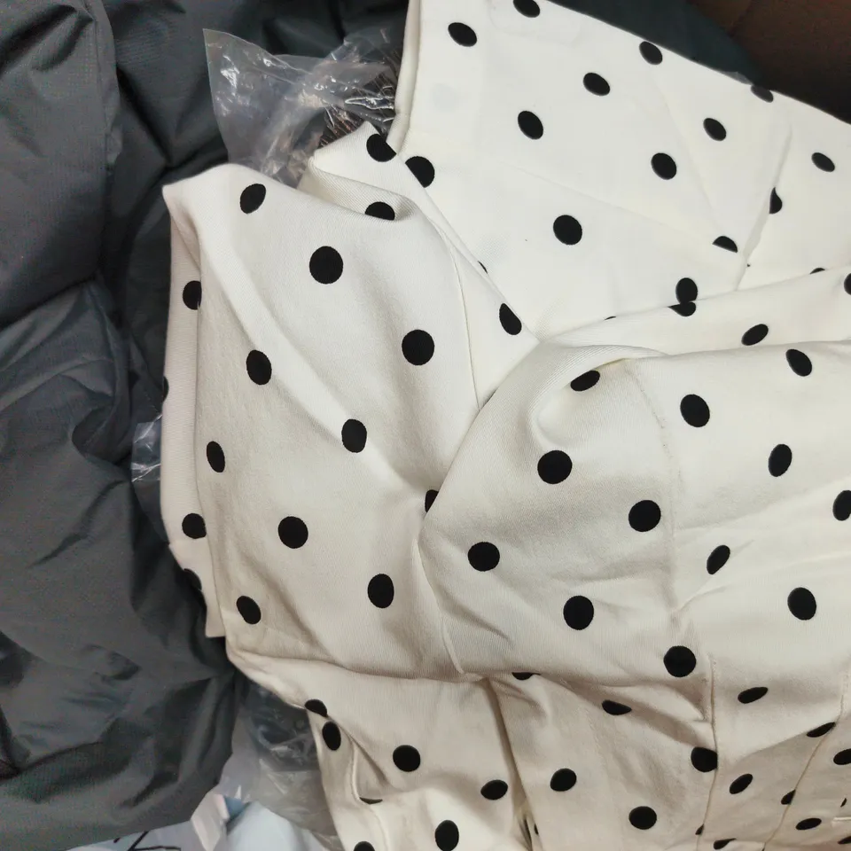 APPROXIMATELY 20 ASSORTED CLOTHING AND FASHION PRODUCTS IN VARIOUS STYLES AND SIZES - COLLECTION ONLY