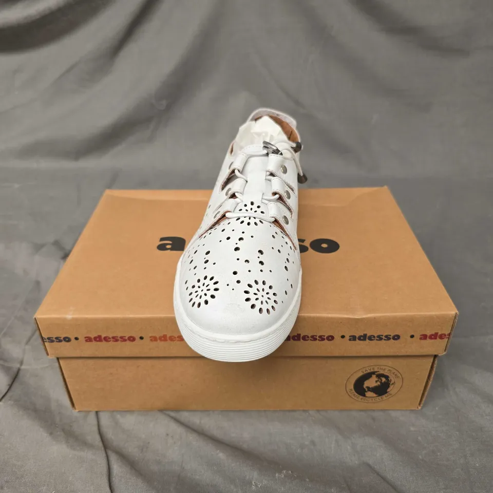 BOXED PAIR OF ADESSO FLORAL PINHOLE TRAINERS IN WHITE - 6