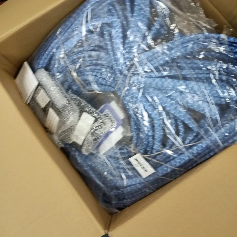 BOX OF APPROXIMATELY 14 ASSORTED ITEMS TO INCLUDE: TILI FACIAL CLEANING BRUSH
