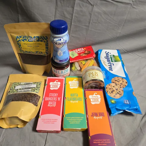 APPROXIMATELY 10 ASSORTED FOOD &DRINK ITEMS TO INCLUDE - SIMPLY COOK, COOKIES AND APTAMIL - COLLECTION ONLY