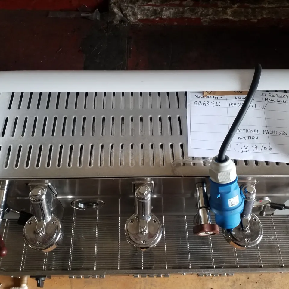 ELEKTRA BARLUME 3-GROUP COFFEE MACHINE