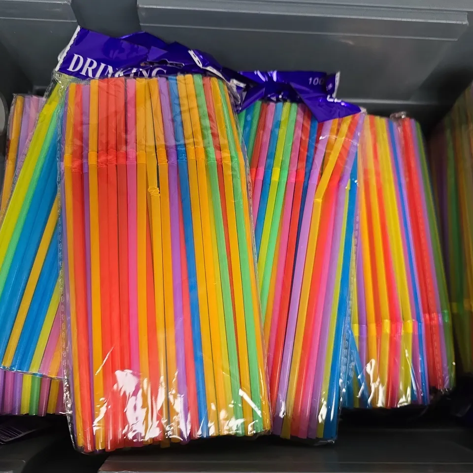APPROXIMATELY 15 ASSORTED PACKS OF MULTI-COLOURED PLASTIC DRINKING STRAWS