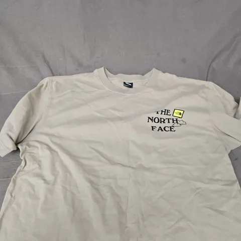 THE NORTH FACE MEN'S T-SHIRT – BEIGE - L