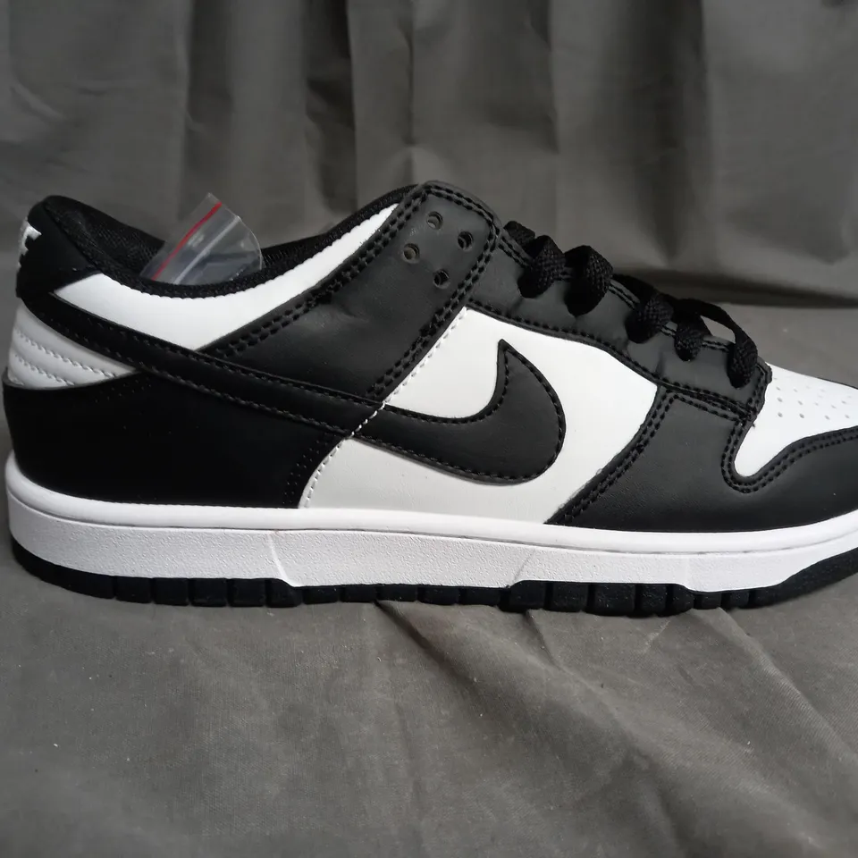 PAIR OF NIKE LOW TOP PANDA'S SIZE 6