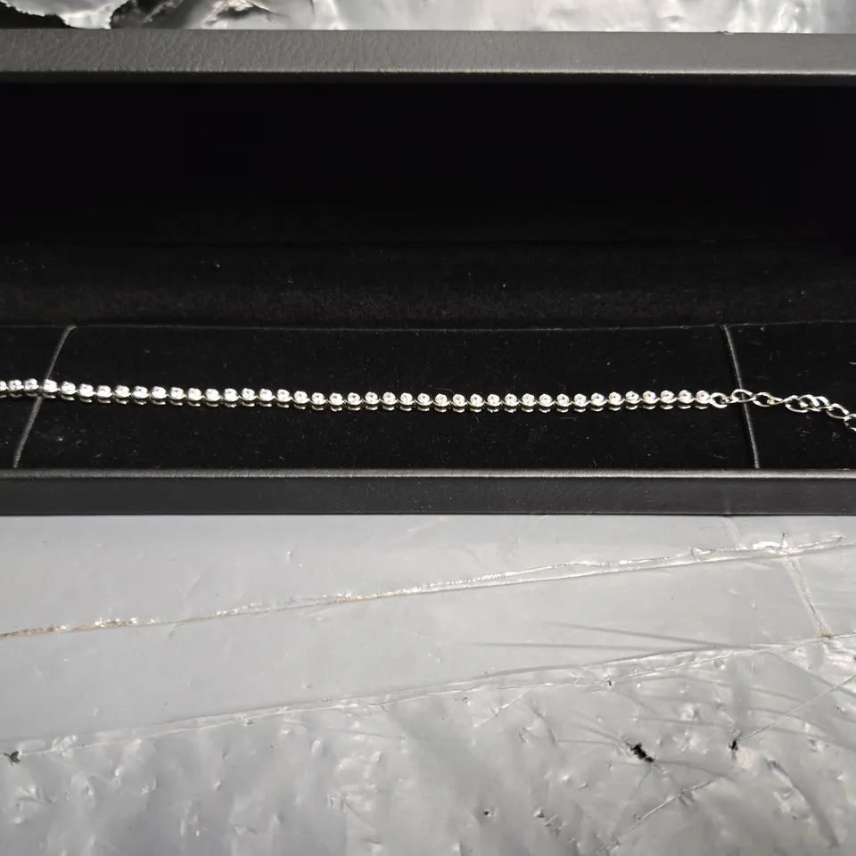INSIGNIA COLLECTIONS BRACELET – SILVER-TONE CHAIN IN PRESENTATION BOX