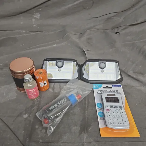 APPROXIMATELY 15 ASSORTED HOUSEHOLD ITEMS TO INCLUDE LED LIGHTS, CALCULATOR, SURFACE CLEANER ETC