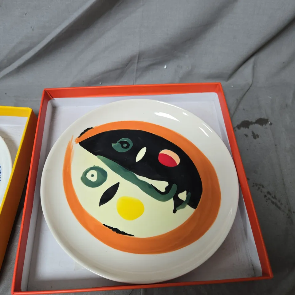 2 XDECORATIVE CERAMIC PLATES – (TWO DESIGNS)