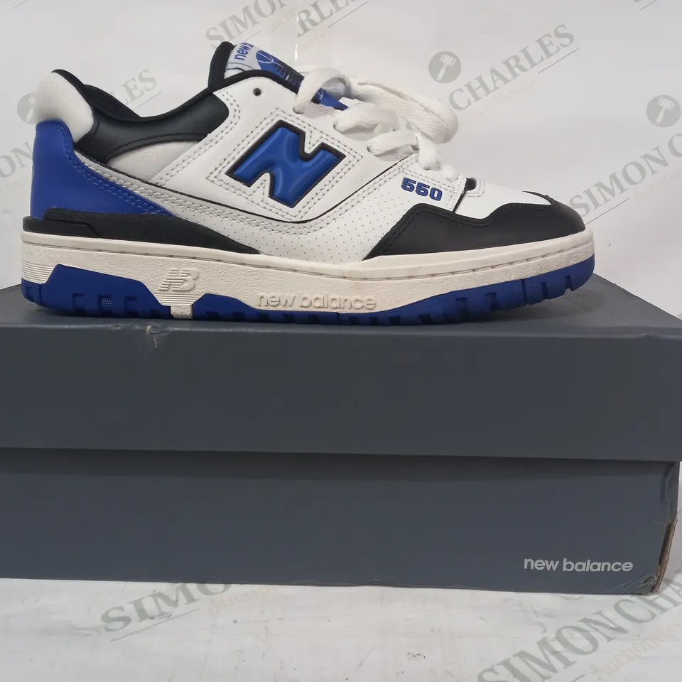 BOXED PAIR OF NEW BALANCE 550 TRAINERS IN WHITE/BLUE UK SIZE 7.5