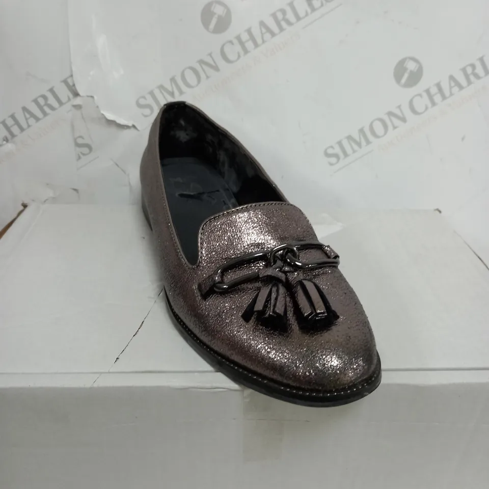 BOXED PAIR OF MODA IN PELLE FRIANI LOATHER SIZE 6 