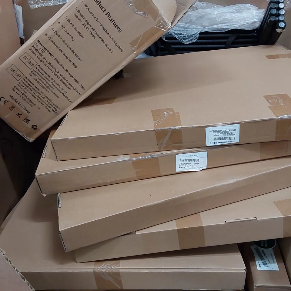 PALLET OF ASSORTED ITEMS INCLUDING: OFFICE CHAIR, AUDIO TURNTABLE, RETRACTABLE SAFETY GATE, LARGE WALL CLOCKS, PET BENCH