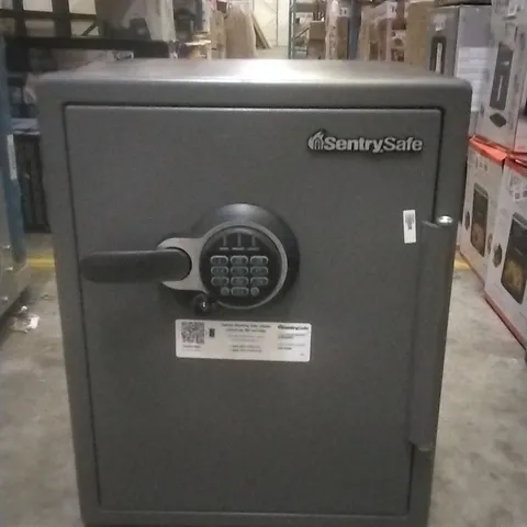 SENTRY COMBINATION SAFE - SFW205GPC