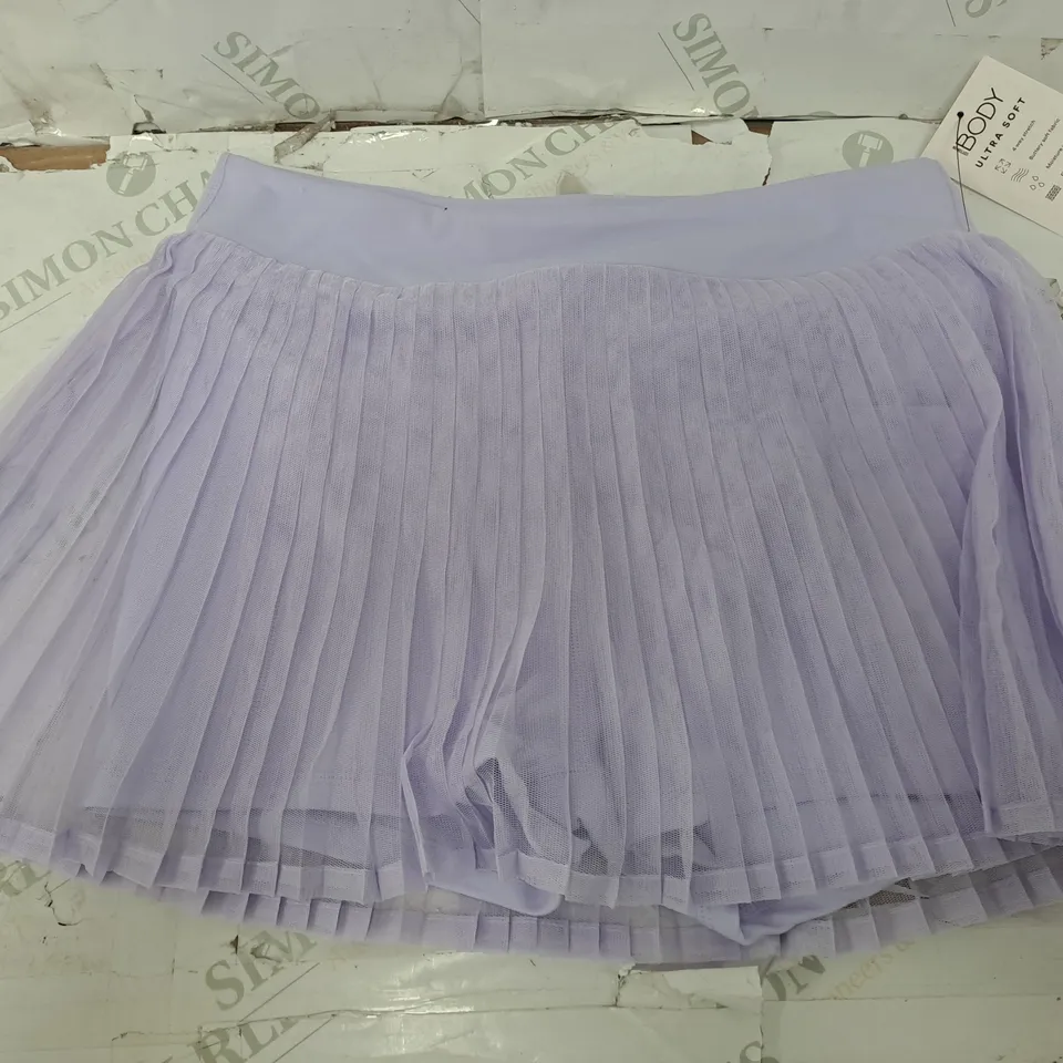10 ASSORTED NEW CLOTHING ITEMS TO INCLUDE ACTIVE MESH SKIRT, BIKINI TOP, CREW JUMPER, ETC