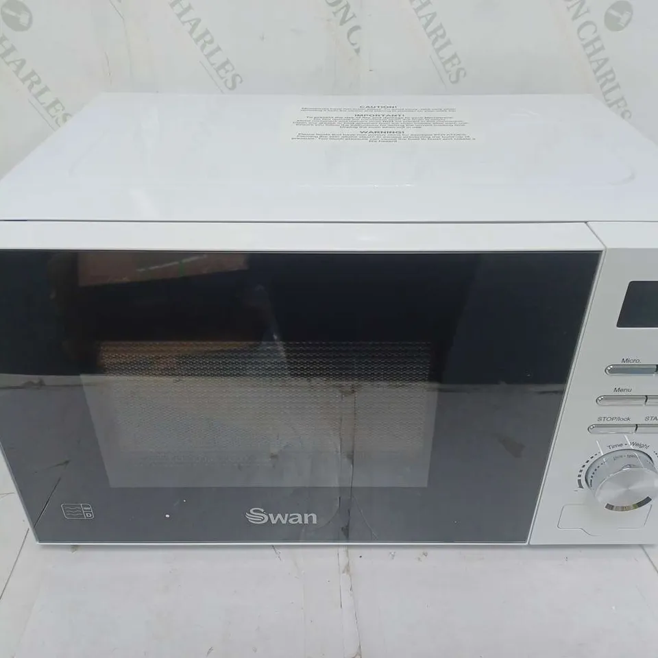 BOXED SWAN 20L 700W DIGITAL MICROWAVE - WHITE RRP £64