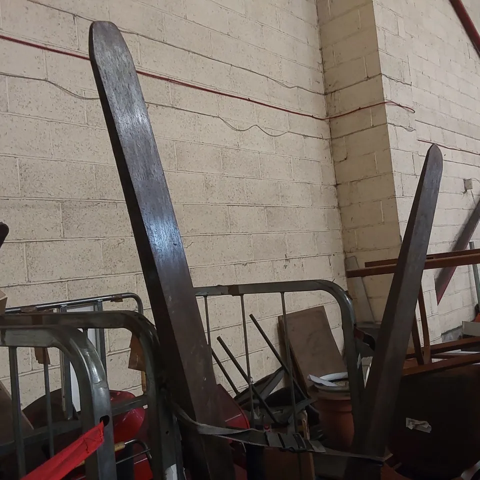 FORKLIFT FORKS (CAGE NOT INCLUDED)