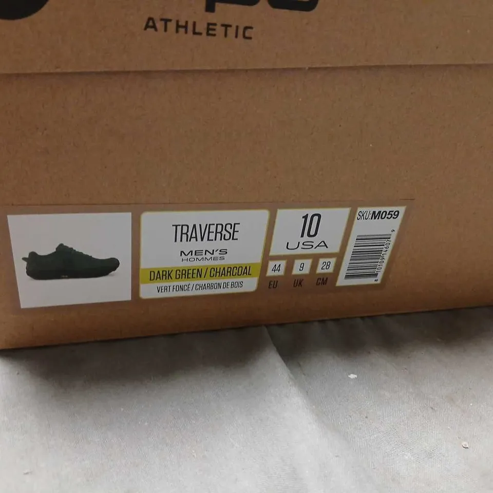 TOPO ATHLETIC TRAVERSE MEN'S RUNNING SHOES – DARK GREEN/CHARCOAL, UK 9 (US 10) 