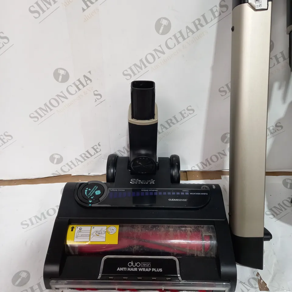 BOXED SHARK STRATOS CORDLESS VACUUM IZ400UKT
